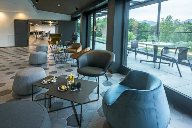 MY HOME | MY HOTEL Rosenheim - Eingang zum Tagungsraum