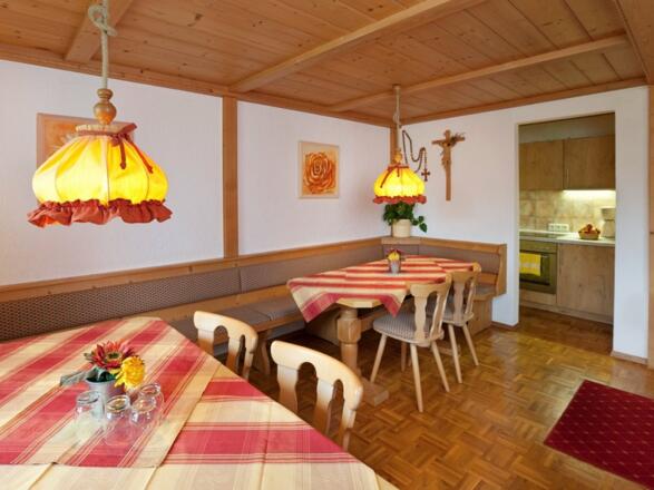 Der geräumige Aufenthaltsraum