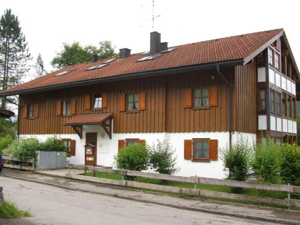Landhaus Eibelesmühle am See mit Wasserfall