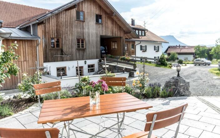 Sitzecke + Grillplatz