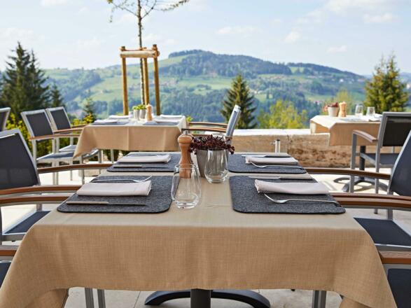 32_terrasse_4-sterne_hotel_birkenhof_oberstaufen_a