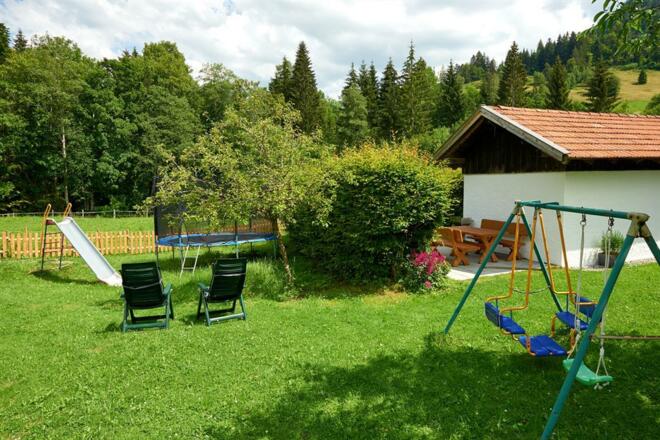 Garten und Spielplatz 4