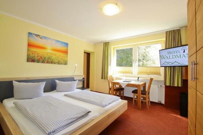 Doppelzimmer mit Balkon_1