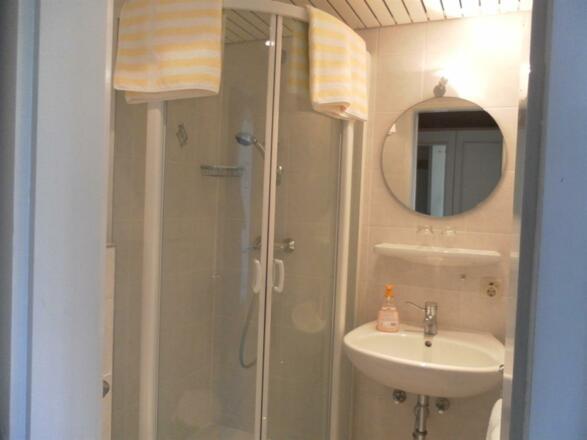 Einzelzimmer_Bad