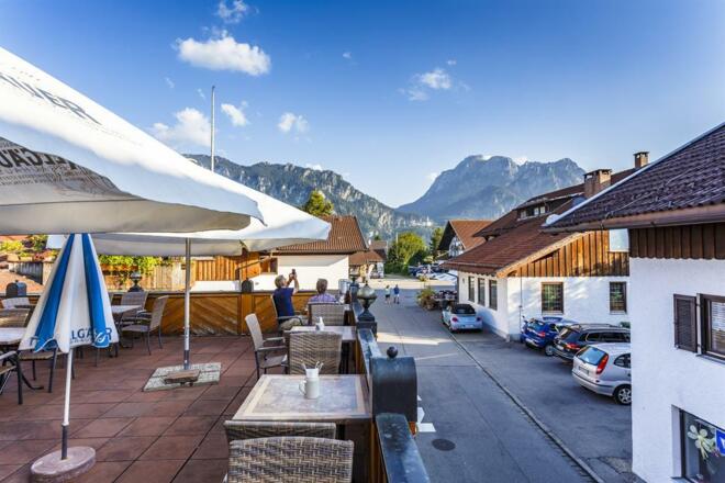 Sonnenterrasse mit Schlossblick