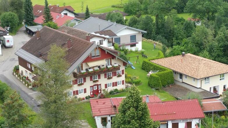 Marie-Luise u. Nachbarn