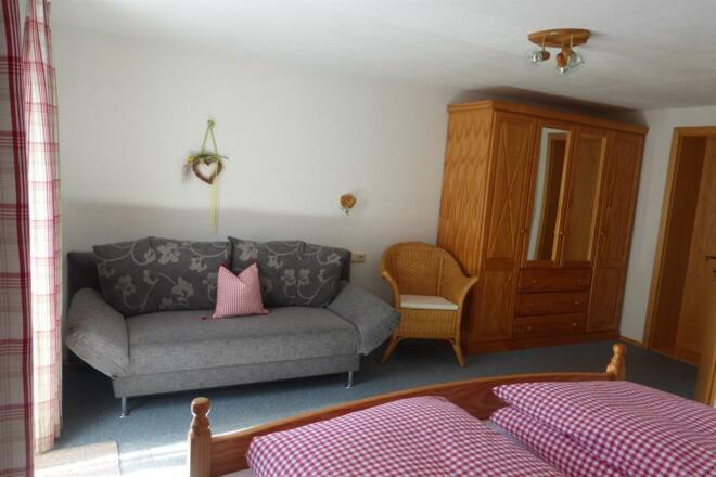 Schlafzimmer Enzian mit Balkon