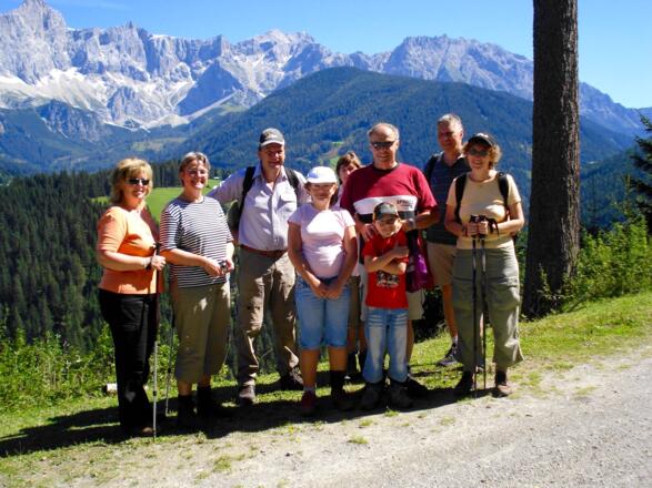 Auf Wanderung mit dem Chef des Hauses
