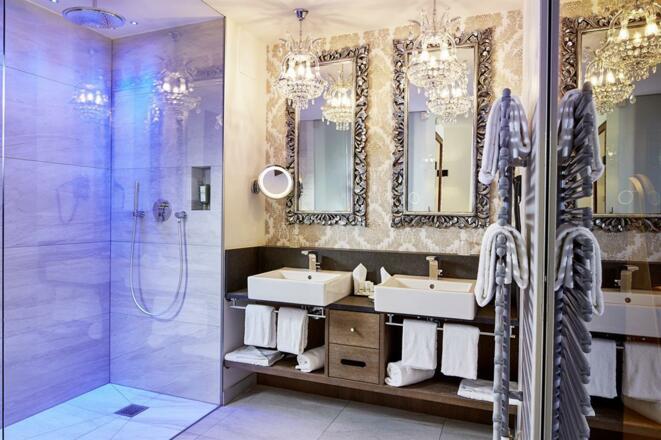 Badezimmer in den &quot;Fernblick&quot; Suiten