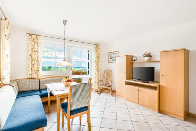 ALPENROSE Wohnküche mit Südbalkon