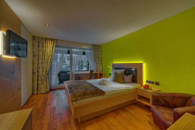 2015-ez-6-3-hotel-diana