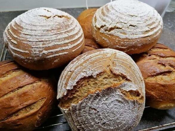 Jeden Samstag frisches Bauerbrot vom Hoisenhof