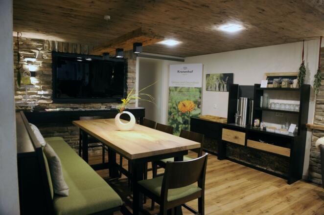 Hotellobby mit Teebuffet