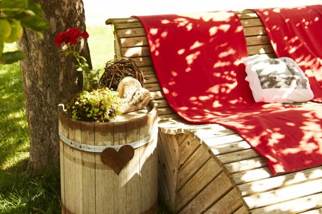 Unter den alten Apfelbäumen ein schöner Platz