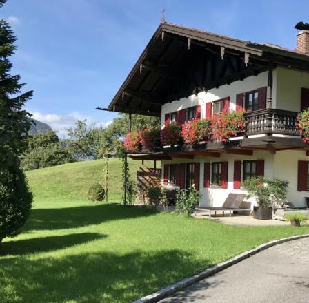 viel Raum im Garten für Sie mit ganzjähr. Grillmöglichkeit