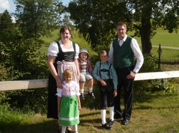 Familie Hummel begrüßt Sie auf dem Mühlenhof