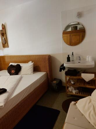 Zimmer 1 im Appartment ohne Küche