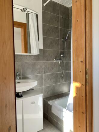 78B976AA-7A46-4F8B-9928-E7952E12051F