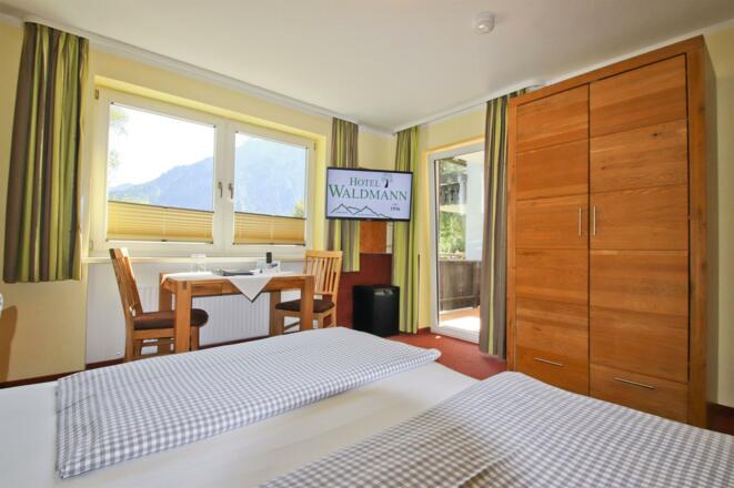 Doppelzimmer mit Balkon_2