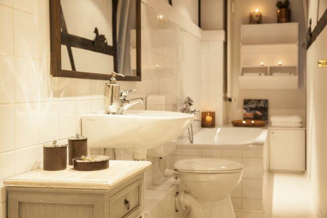 Badezimme mit Badewanne