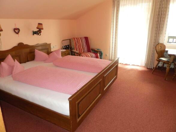 Doppelzimmer mit Balkon