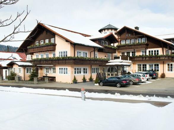 Hoteleingang mit Terrasse