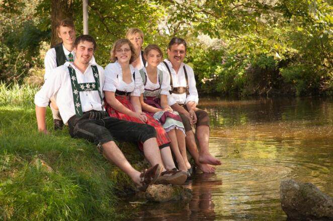 Das sind wir Renate und Robert mit unser 4 Kindern