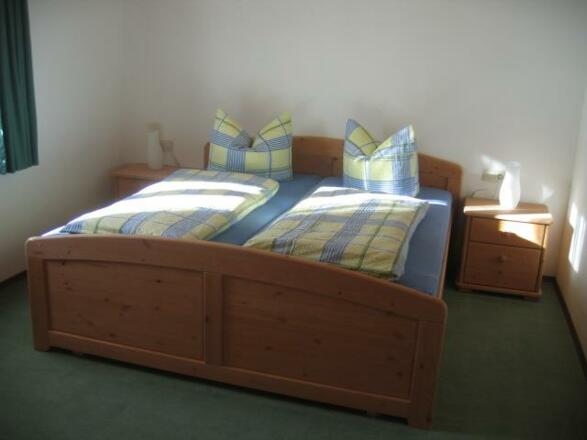 Schlafzimmer Wohnung 2
