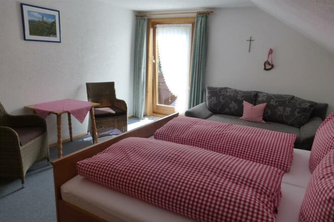 Schlafzimmer &quot;Alpenrose&quot; mit Balkon