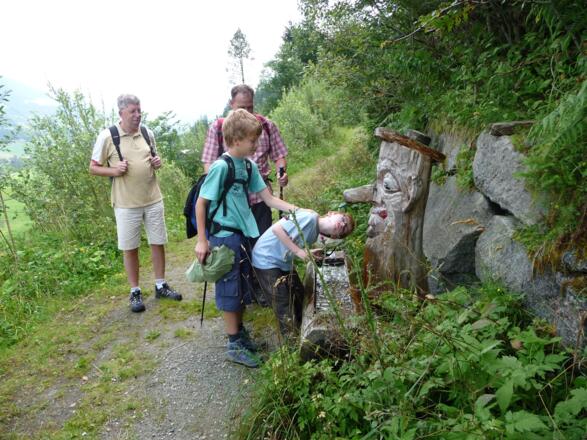 Trinkbrunnen am Smaragdwanderweg