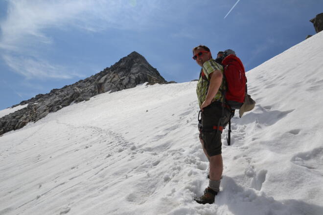 Gute Verhältnisse auf dem Gstößkees, der Gipfel ist in Sicht