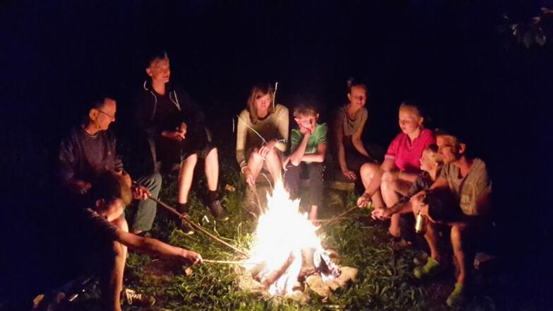Stockbrot am Lagerfeuer