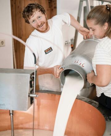 Hannes Klingler Käserei Steinbergalm Alpbach