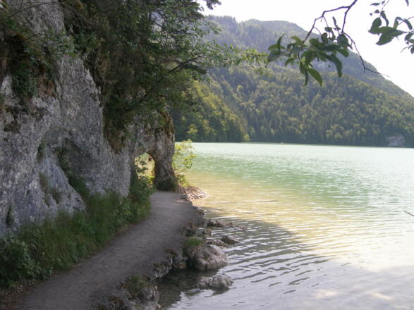 Felsentor am Südufer des Weißensees.