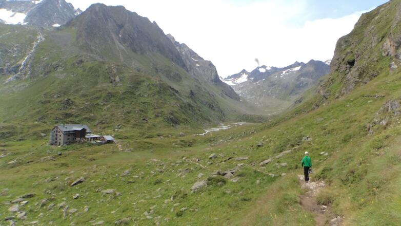 Übernachtungsmöglichkeit auf der Franz Senn Hütte, www.franzsennhuette.at