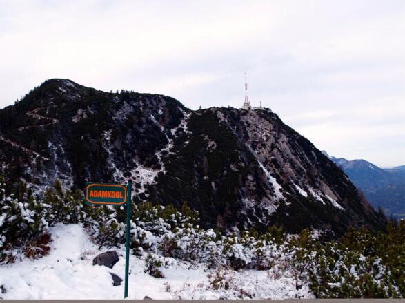 Feuerkogel 1461m mit Blick zur Katrin, Tafel Adamkogel ist nicht mehr vorhanden.