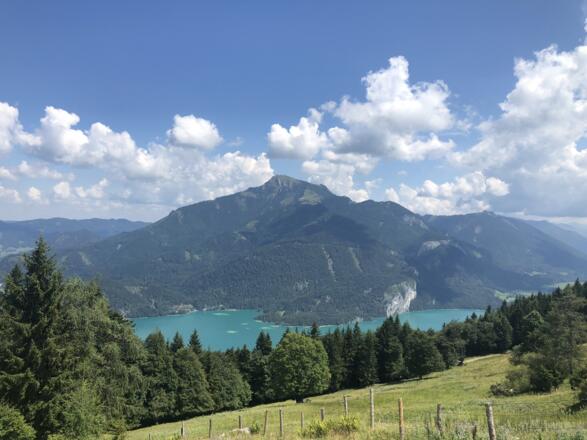 Schafberg mit Wolfgangsee im Vordergrund