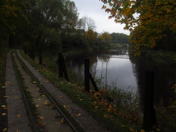 Werksbahn der Papierfabrik Blankenberg mit Saalebrücke
