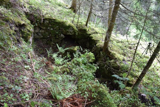 Fundamentreste der ersten Häuser von Kaisers