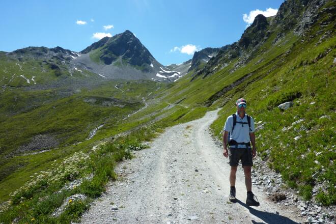 Muttenjoch (Mitte) und Gaisspitze von Osten