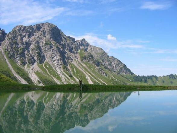 Blick aufs Breithorn vom See