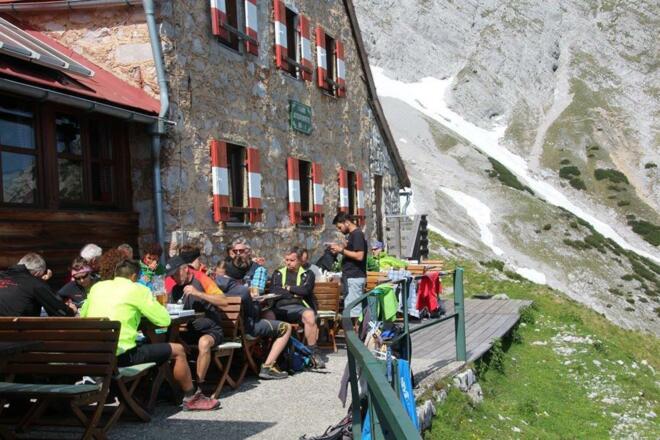 Terasse auf der Bettelwurfhütte