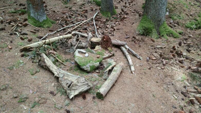 Überreste des Einsiedlers oder doch nur Landart?