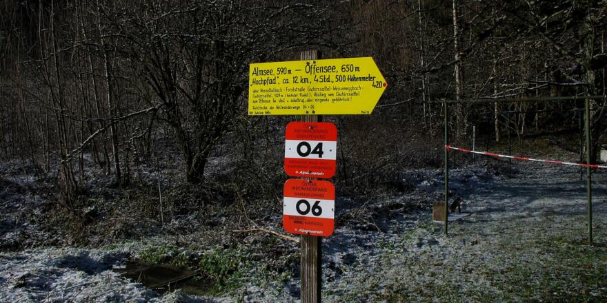 Gleich beim Deutschen Haus finden wir den Wegweiser &lt;Offfensee 420&gt; und folgen ihm