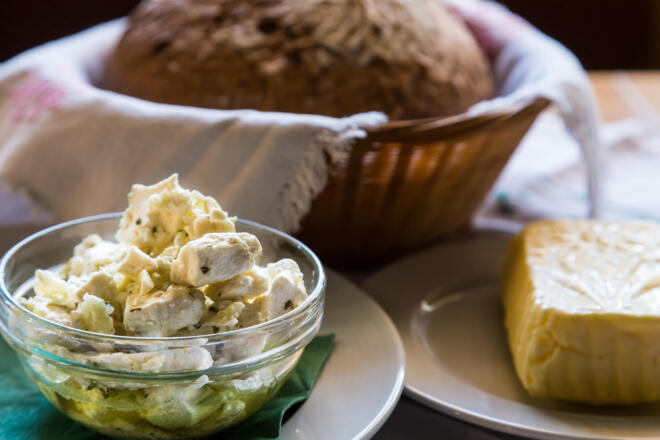 Unser AlmCard-Schmankerl - der Knoblauchkäse.