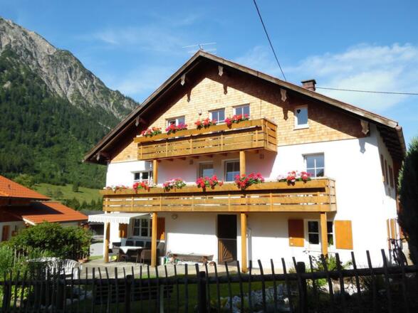 Unser Haus, Ostansicht