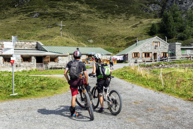 Die Verbellaalpe zentral am Weg