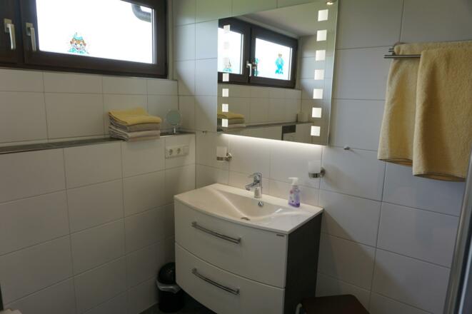 Bad mit Dusche und WC - Fewo Schwalbennest