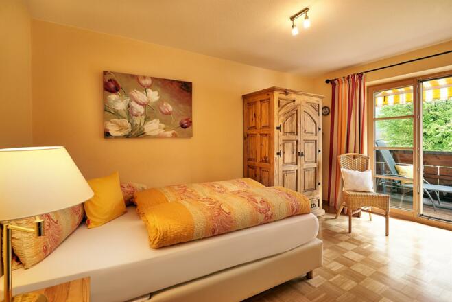 steinacher-hindelang_zweites_schlafzimmer_hirschbe