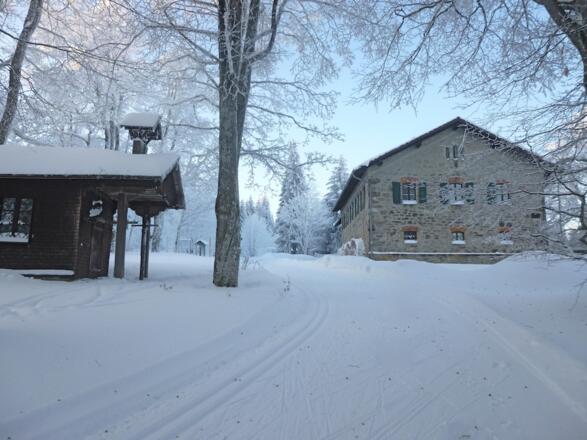Ödwies mit Kapelle und früherem Forsthaus